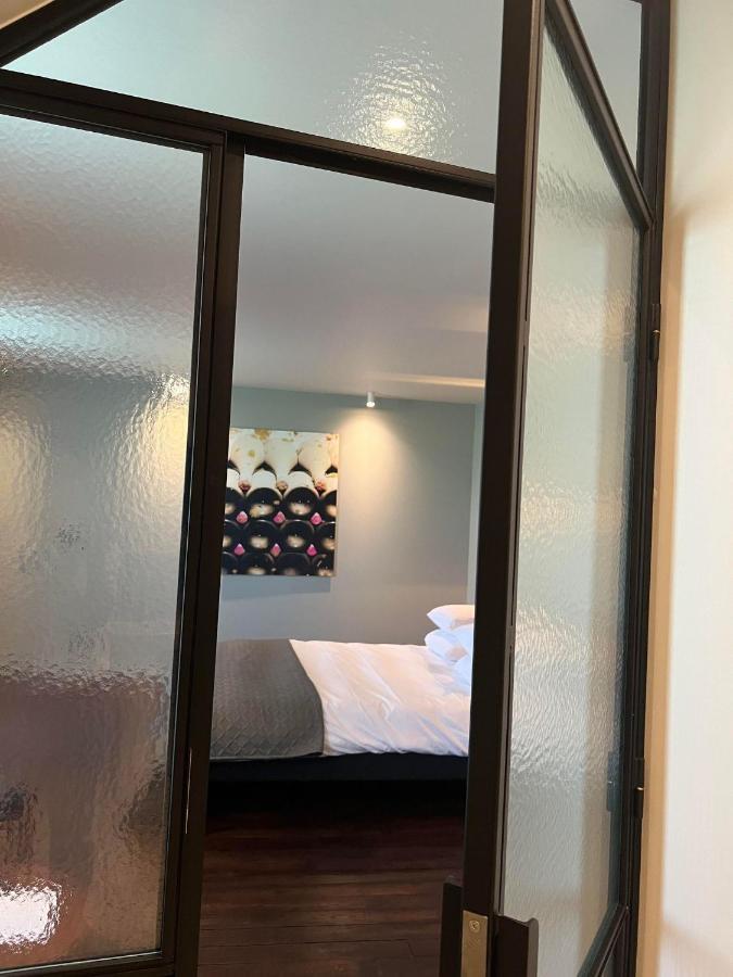 Le Petit Chateau Bed & Breakfast Baye (Marne)